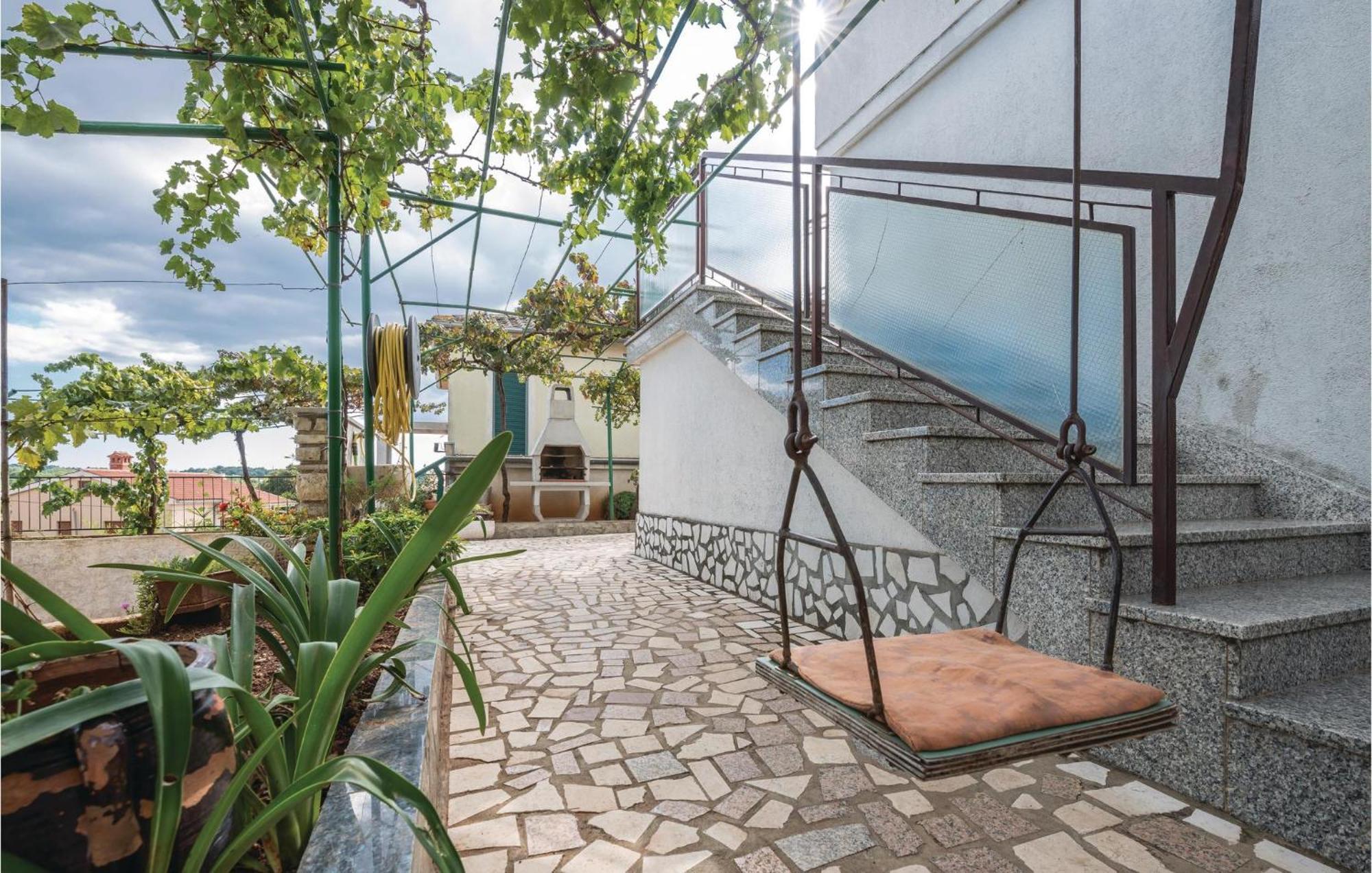 1 Bedroom Cozy Apartment In Pula Exterior photo